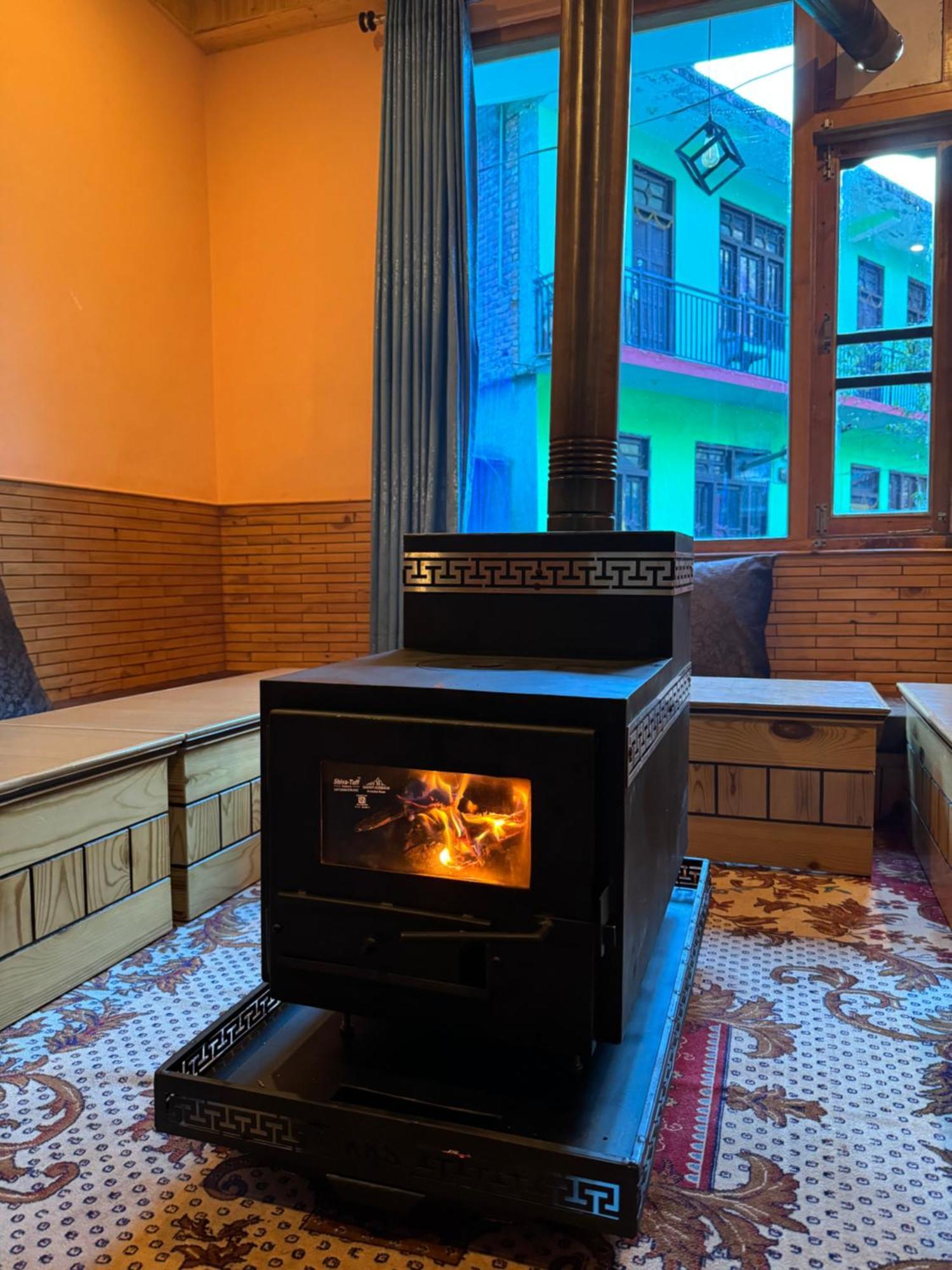 Delight Homestay Kasol Zewnętrze zdjęcie
